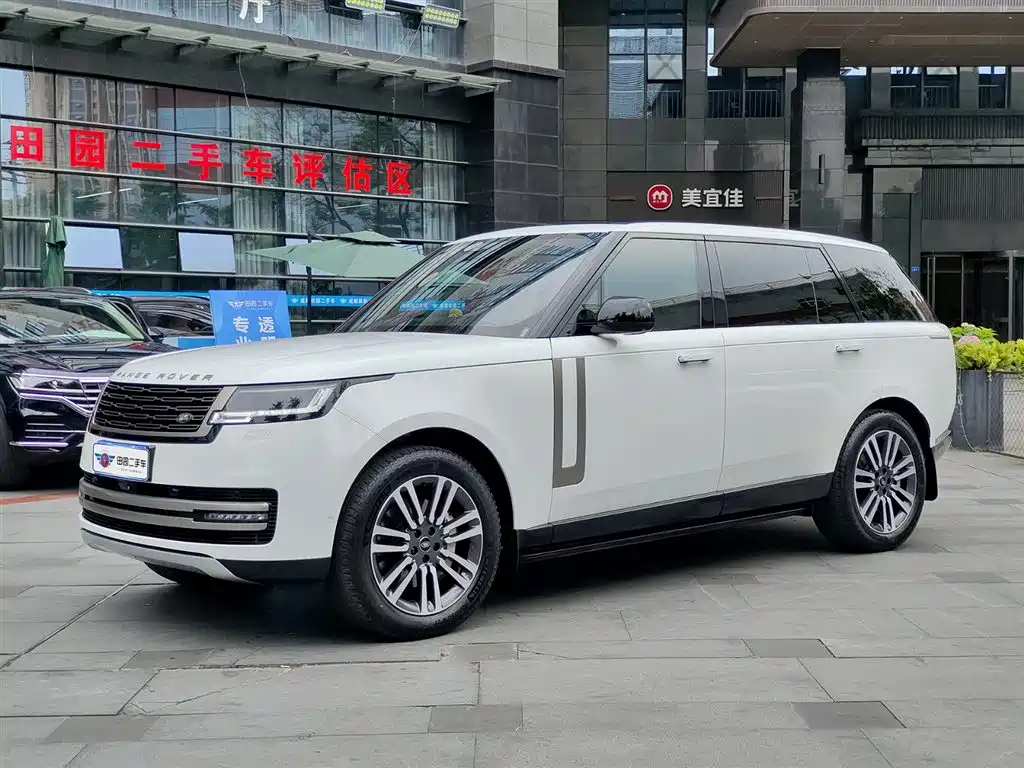 Land Rover Range Rover 2023 — фото 1