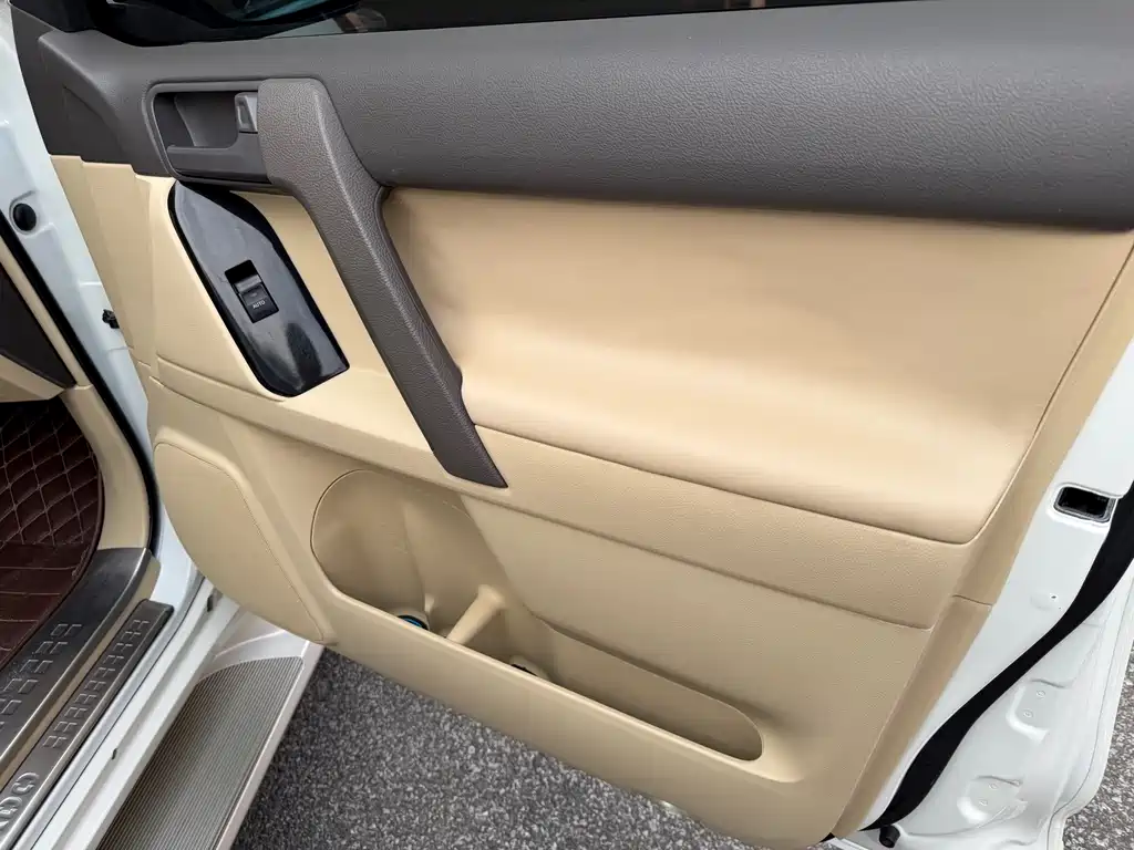 Toyota Prado 2014 — фото 17