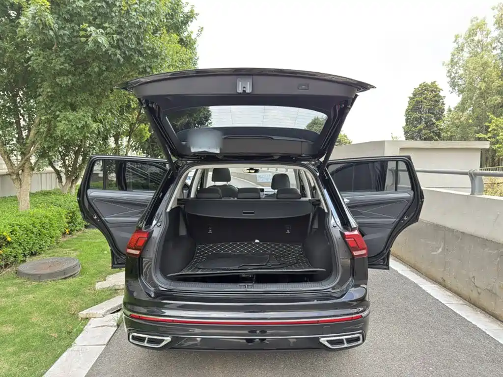Volkswagen Tiguan L 2024