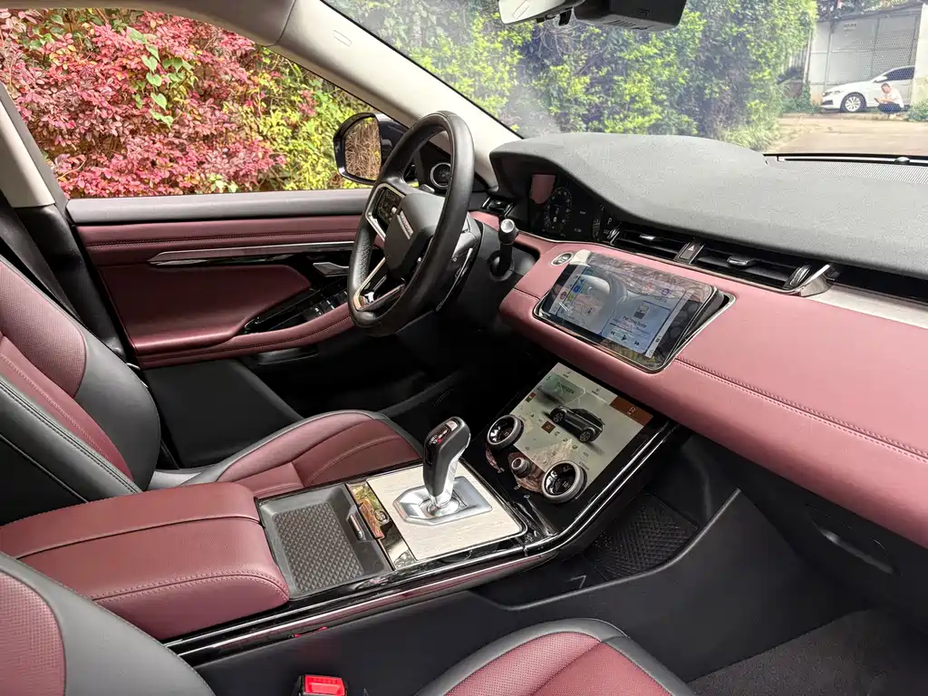Land Rover Range Rover Evoque 2023 — фото 12
