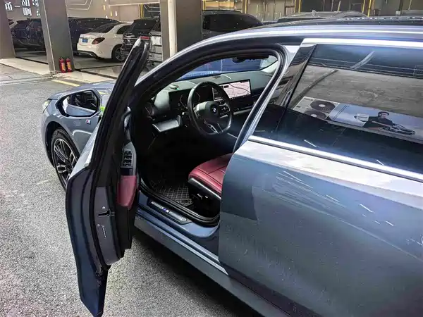 BMW 5 Series 2024