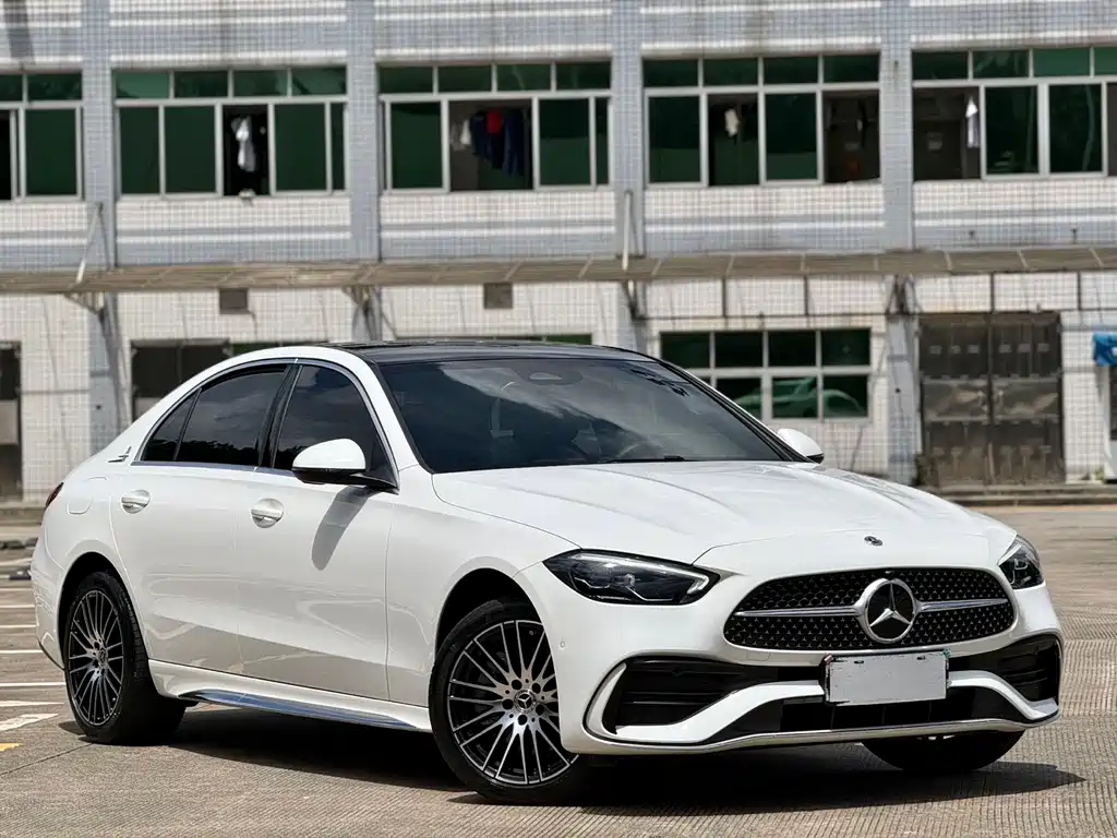 Mercedes-Benz C-Class 2023 — фото 3