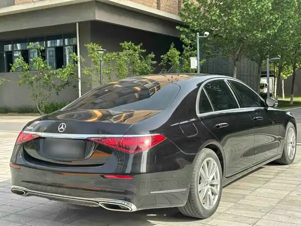 Mercedes-Benz S-Class 2024