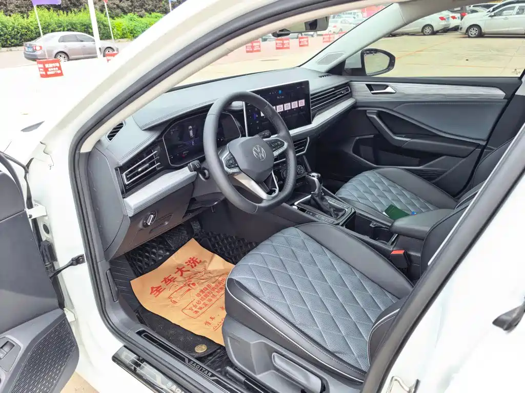 Volkswagen Sagitar 2023