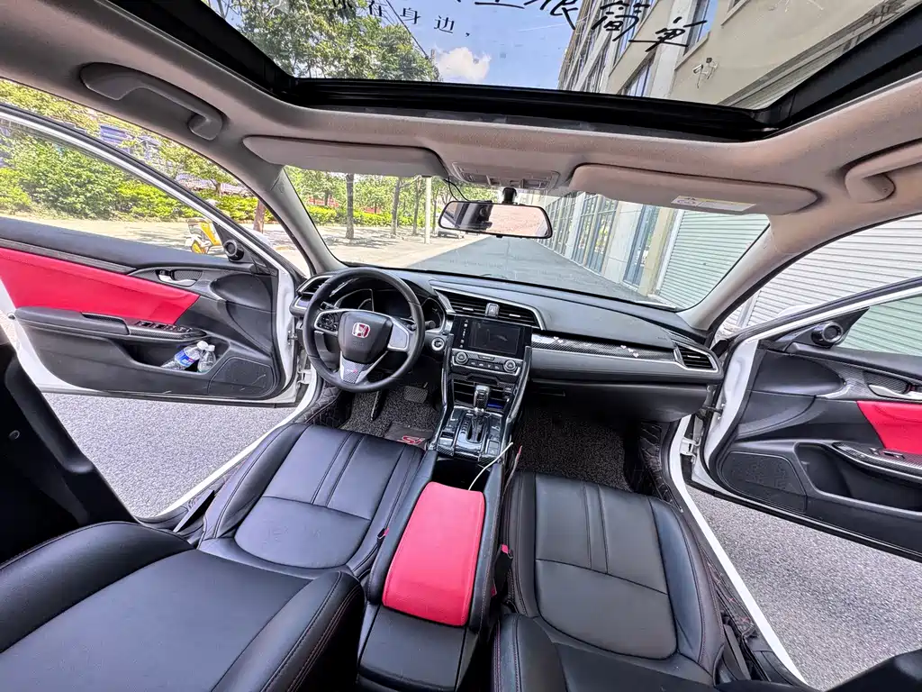 Honda Civic 2018 — фото 14