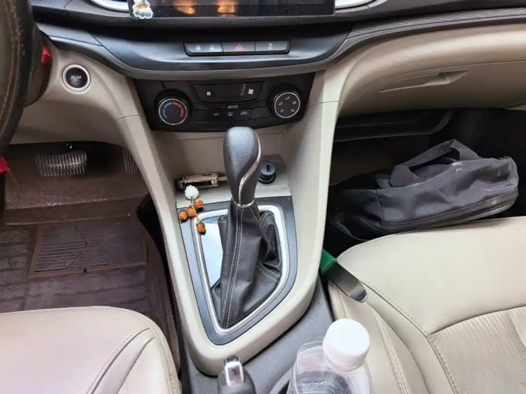 Buick Excelle 2017 — фото 14