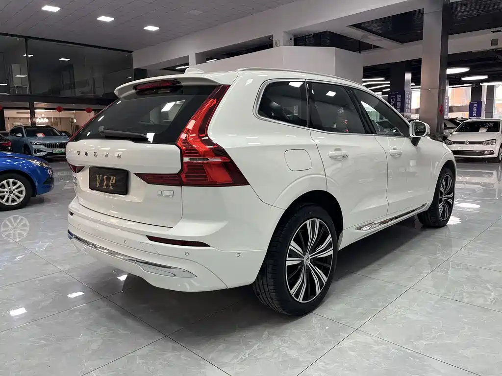 Volvo XC60 Plug-In Hybrid 2021 — фото 7