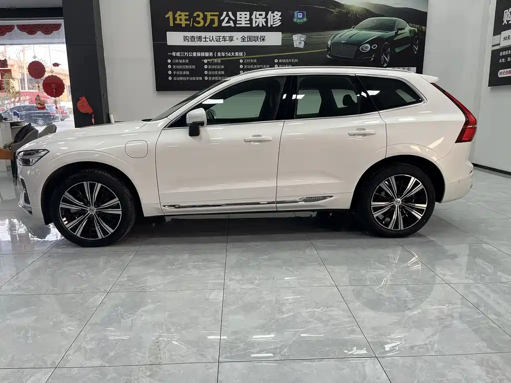 Volvo XC60 Plug-In Hybrid 2021 — фото 18