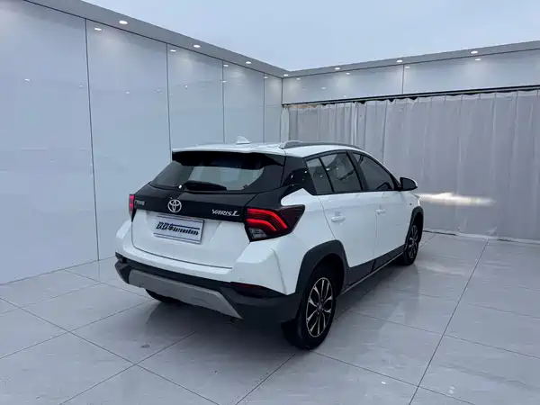 Toyota Yaris L 2022