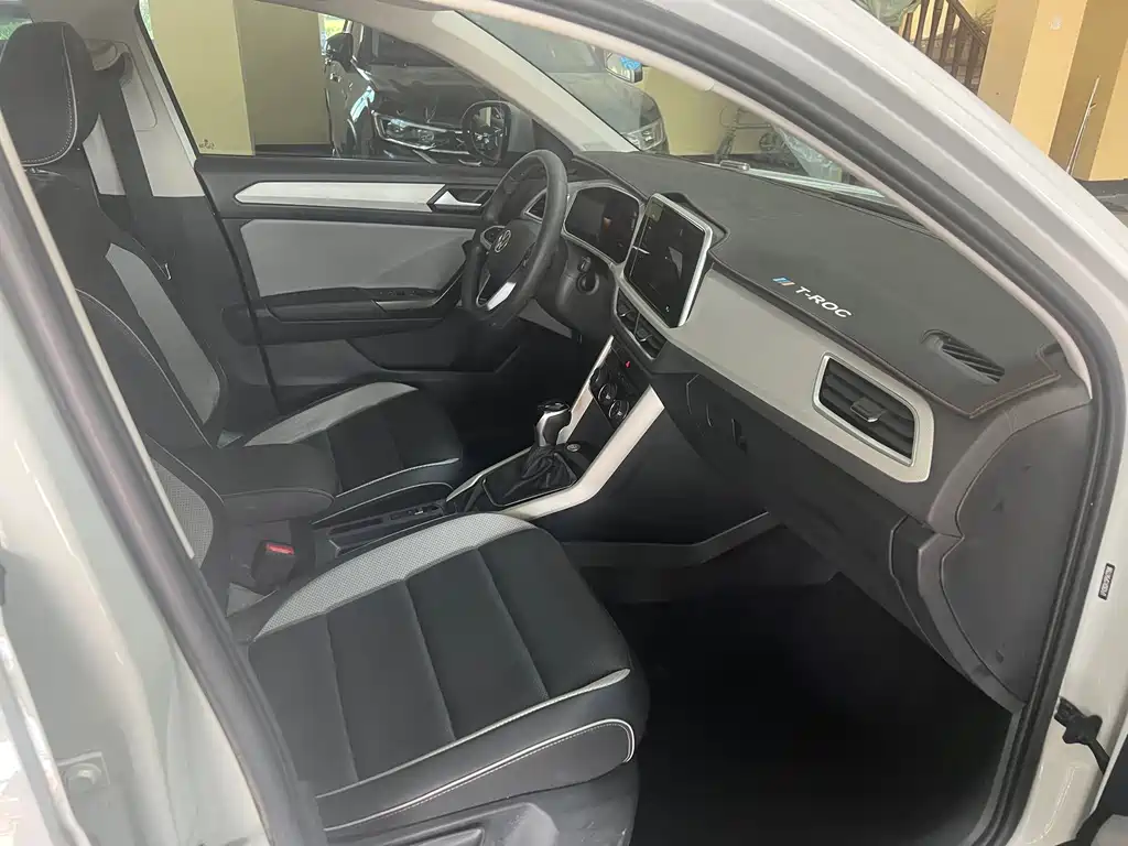 Volkswagen T-Roc 2023