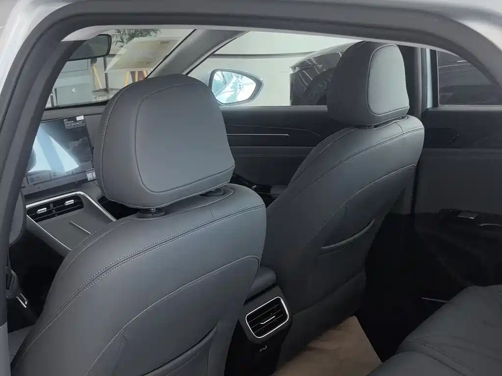 Geely Galaxy L6 2025 — фото 15