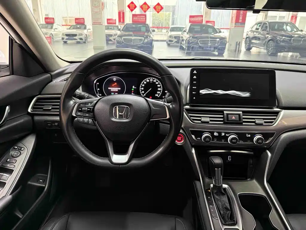 Honda Accord 2022 — фото 10