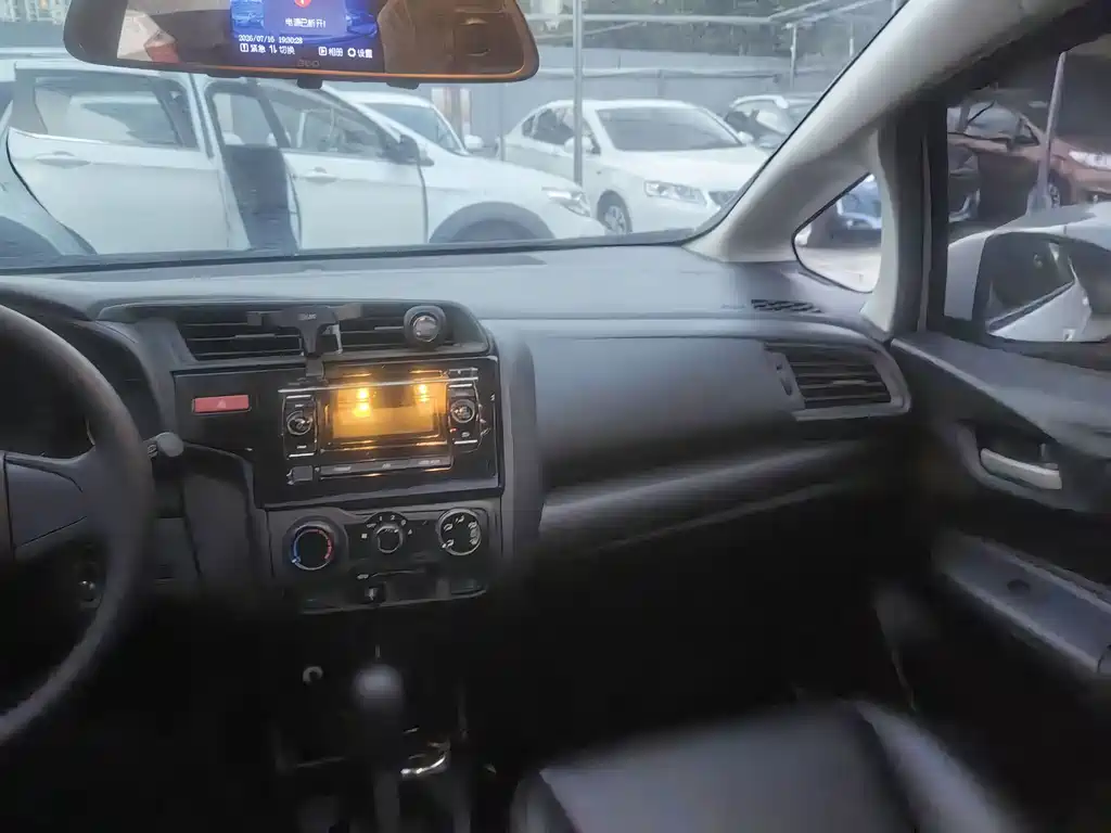 Honda Fit 2017 — фото 12