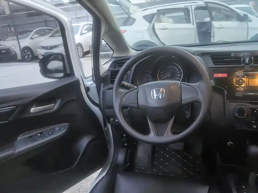 Honda Fit 2017 — фото 10