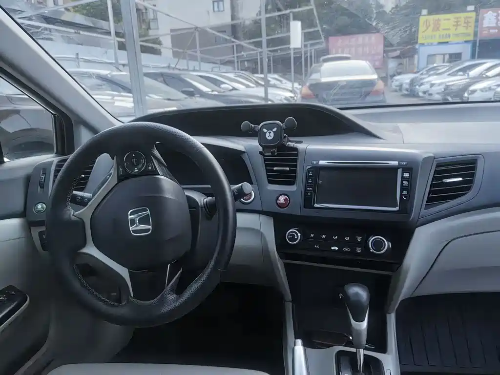 Honda Civic 2015 — фото 12