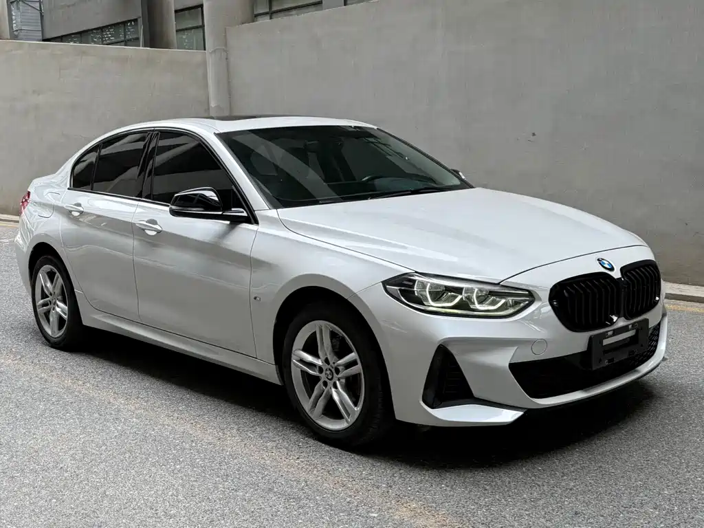 BMW 1 Series 2022 — фото 3