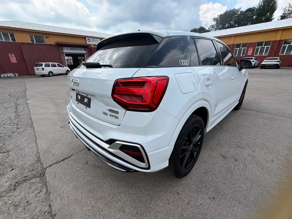 Audi Q2L 2022