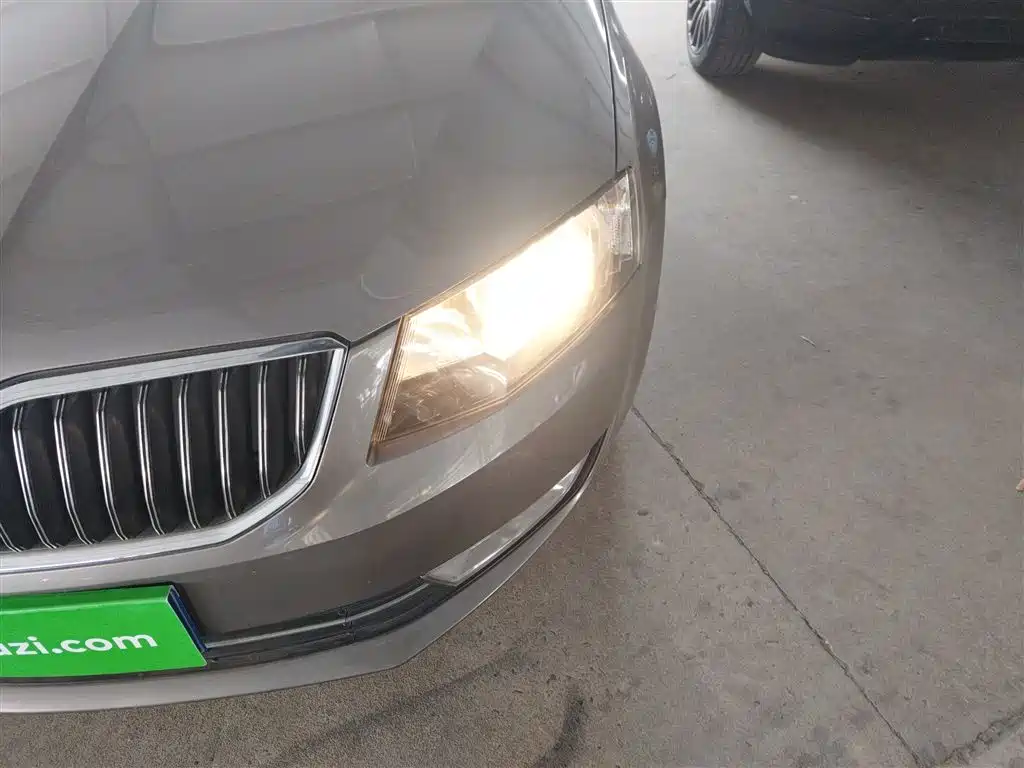 Skoda Octavia 2016 — фото 18