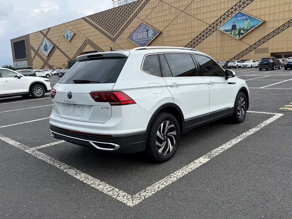 Volkswagen Tiguan L 2022