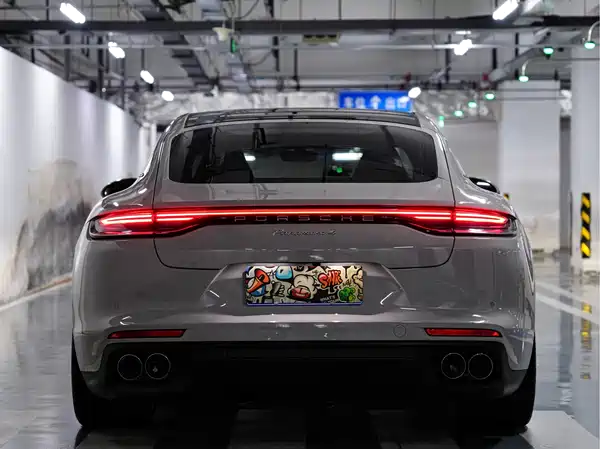Porsche Panamera 2023