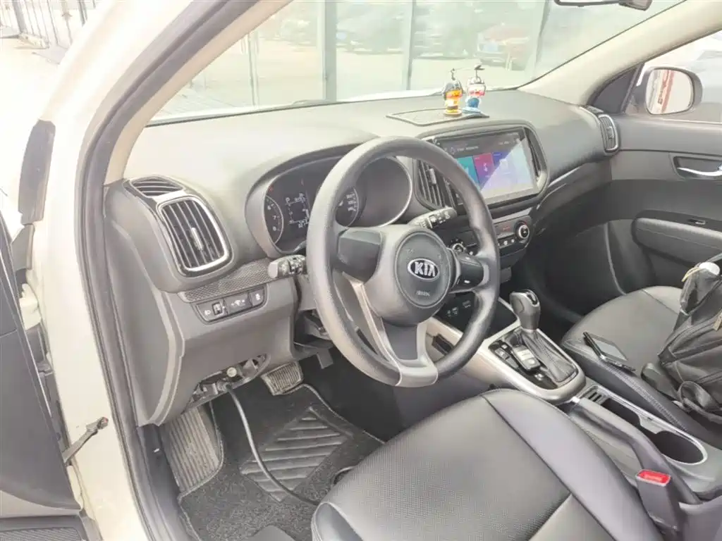 Kia KX3 2016 — фото 10