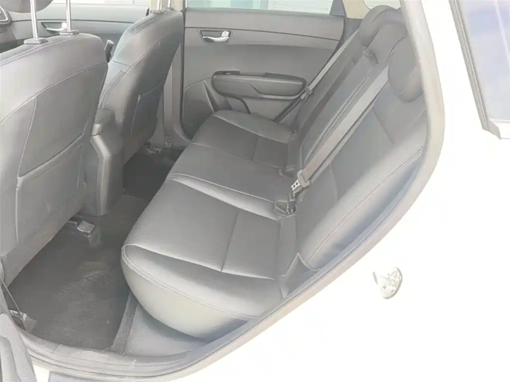 Kia KX3 2016 — фото 17