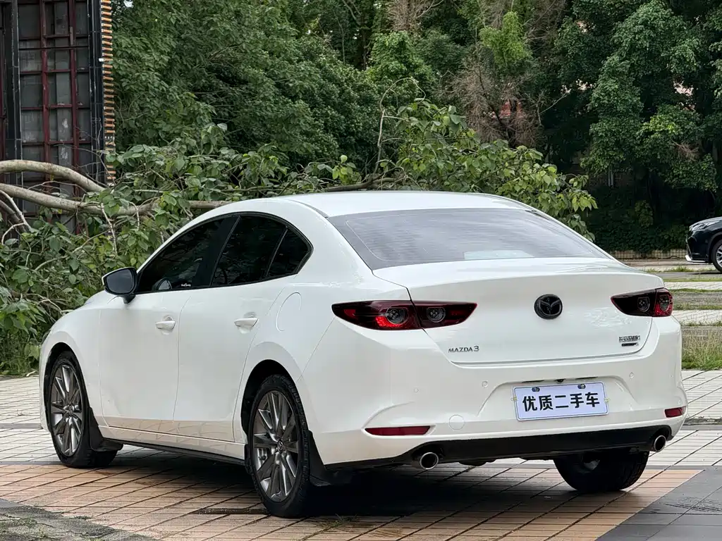 Mazda 3 Axela 2023 — фото 7