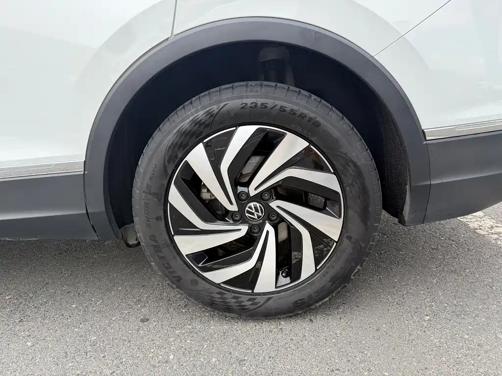 Volkswagen Tiguan L 2022 — фото 13