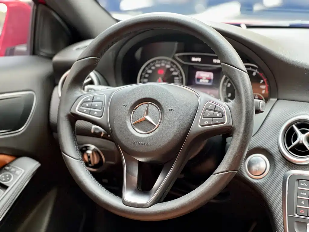 Mercedes-Benz A-Class 2018 — фото 9