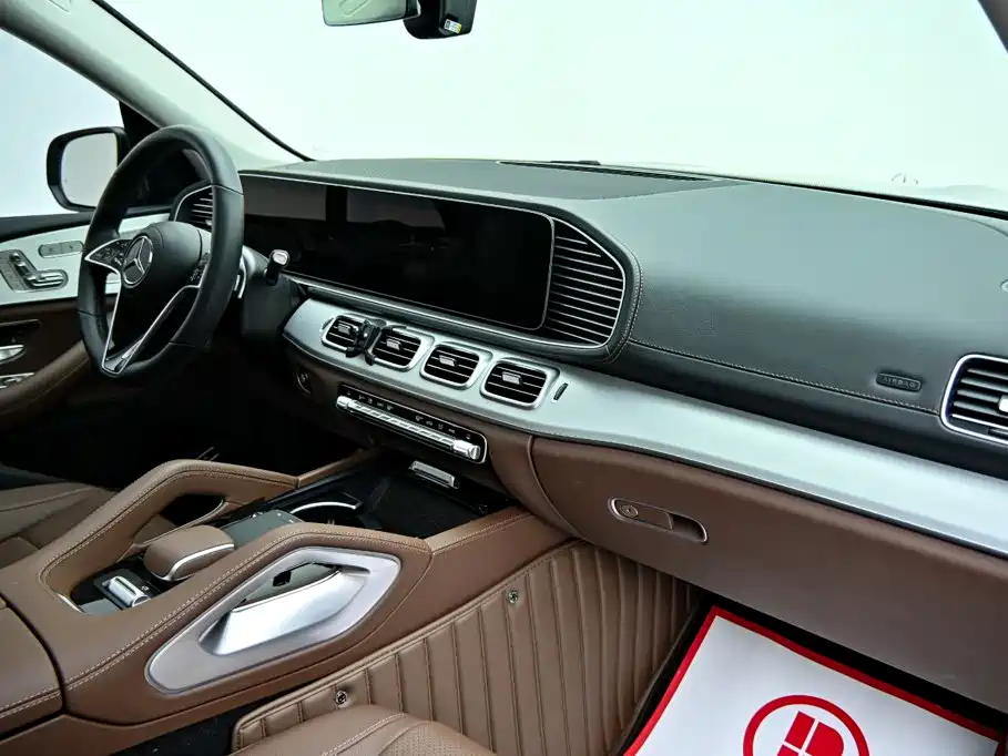 Mercedes-Benz GLS 2025 — фото 15