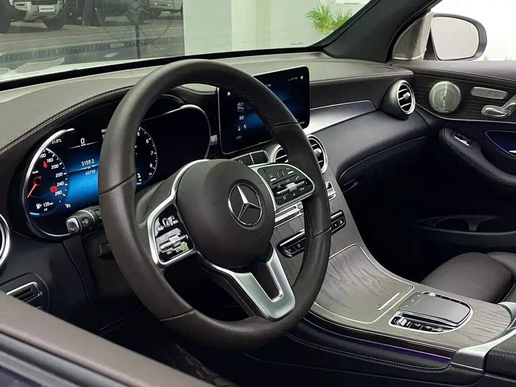 Mercedes-Benz GLC 2021 — фото 24