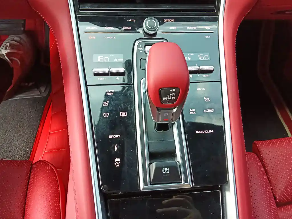 Porsche Panamera 2019 — фото 9