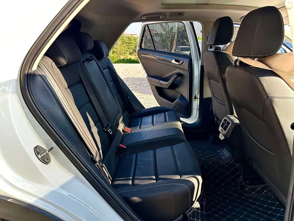 Volkswagen T-Roc 2022 — фото 8