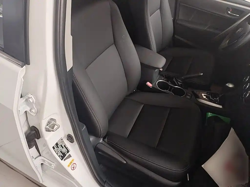 Toyota Corolla 2017 — фото 25