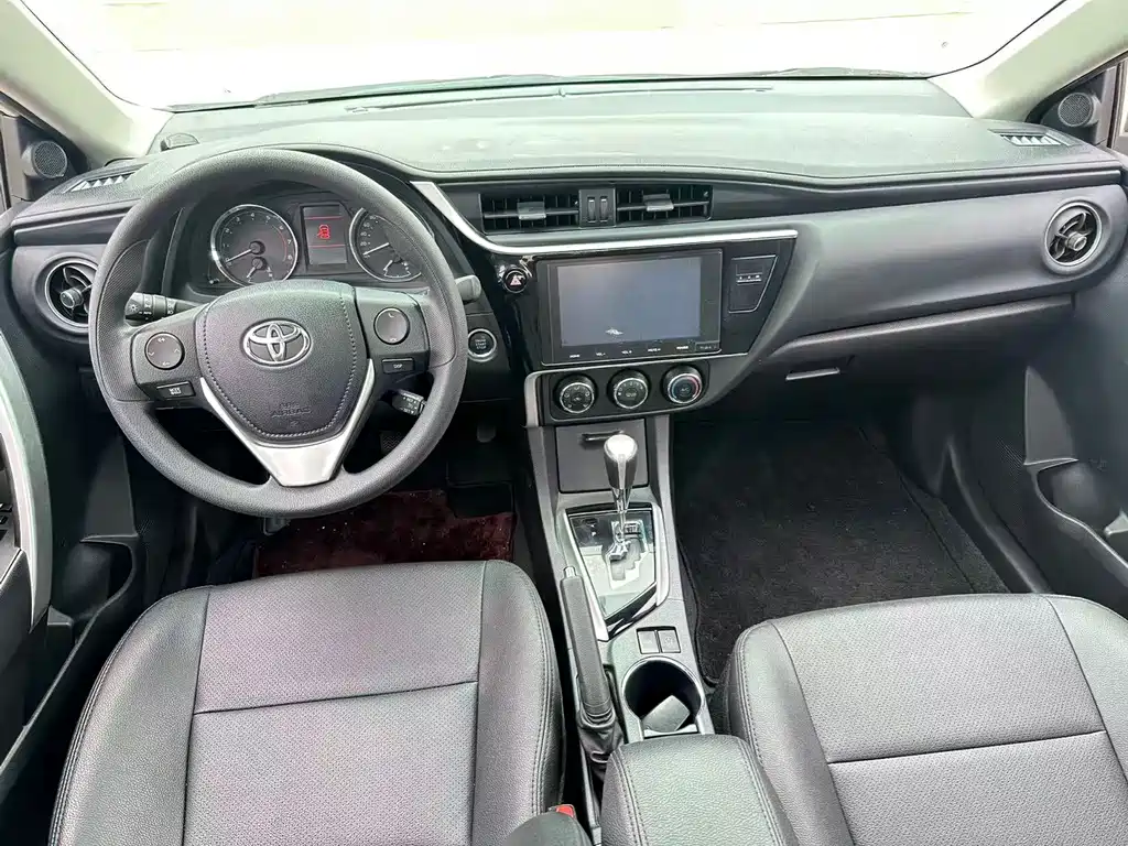 Toyota Corolla 2018 — фото 8