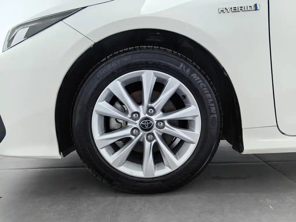 Toyota Corolla 2023 — фото 17
