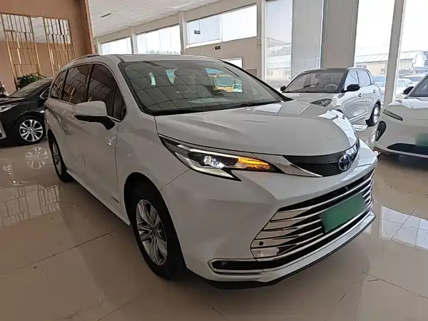 Toyota Sienna 2024