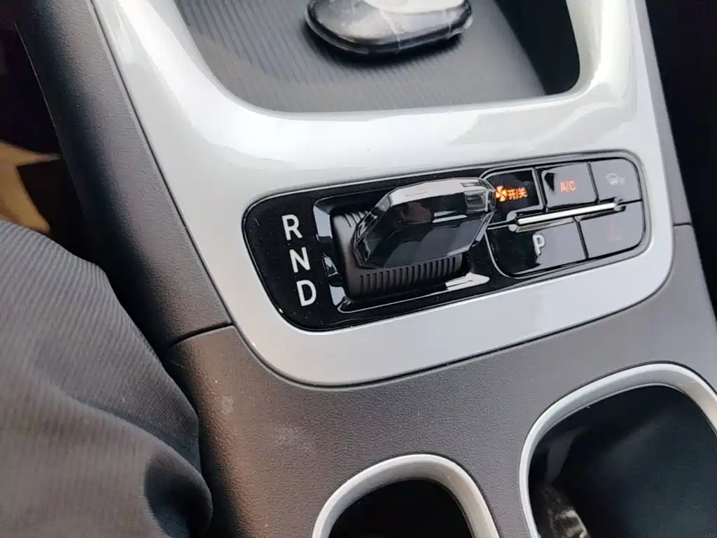 Geely Galaxy Starwish 2026 — фото 14