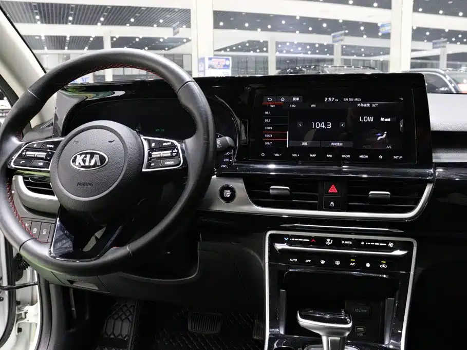 Kia KX3 2022 — фото 11