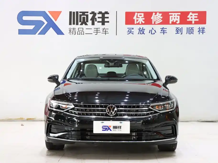 Volkswagen Magotan 2025