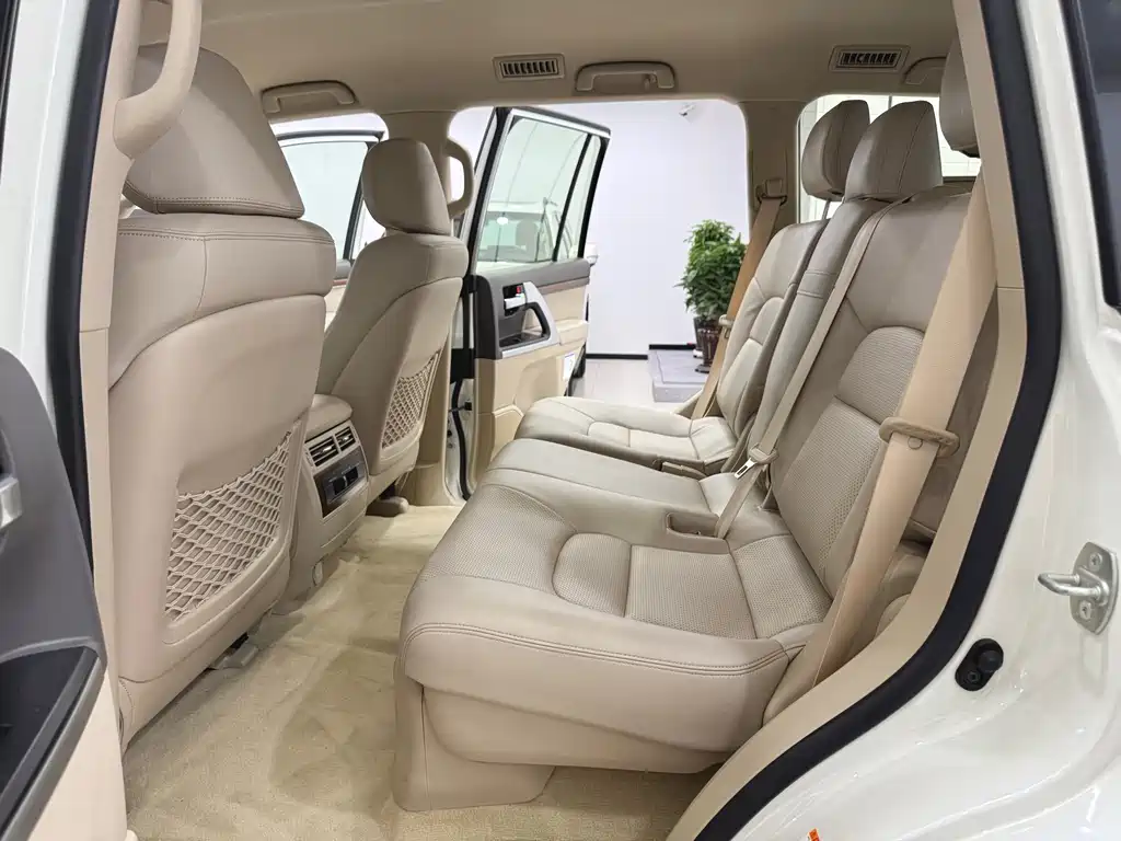 Toyota Land Cruiser 2018 — фото 14