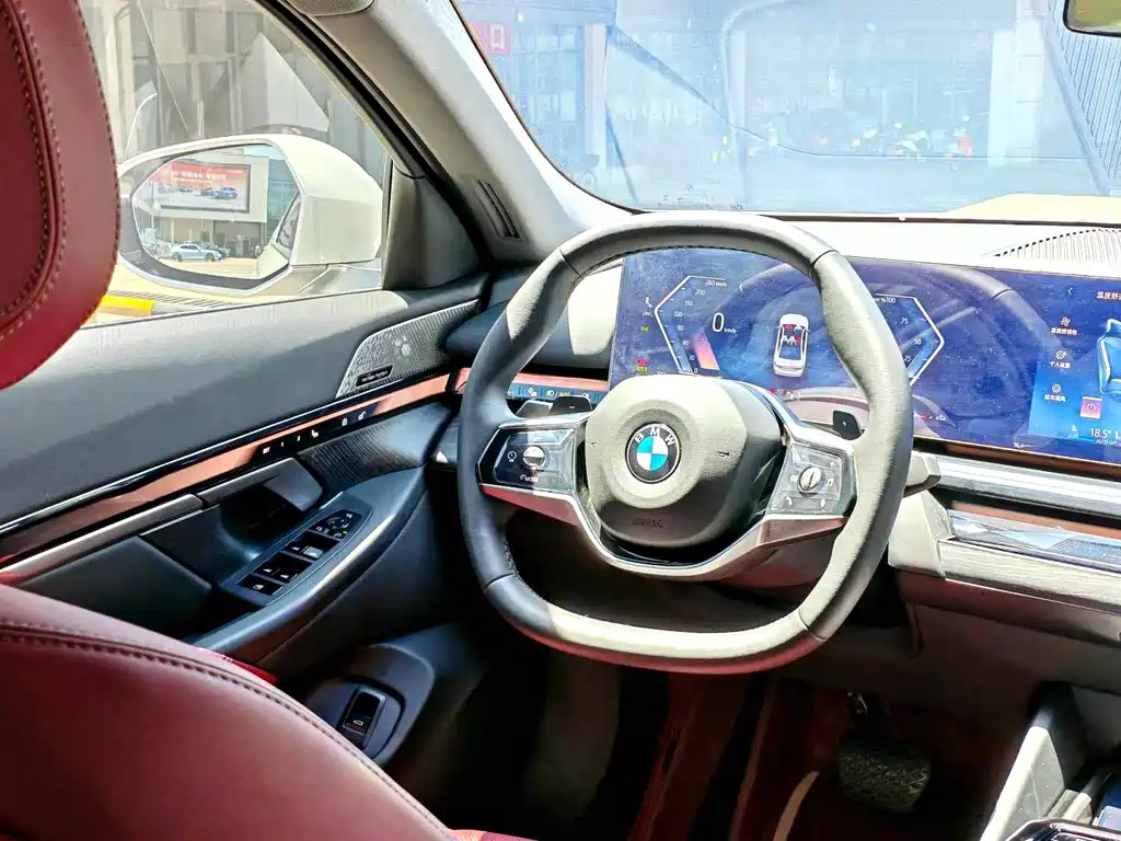 BMW 5 Series 2024 — фото 10