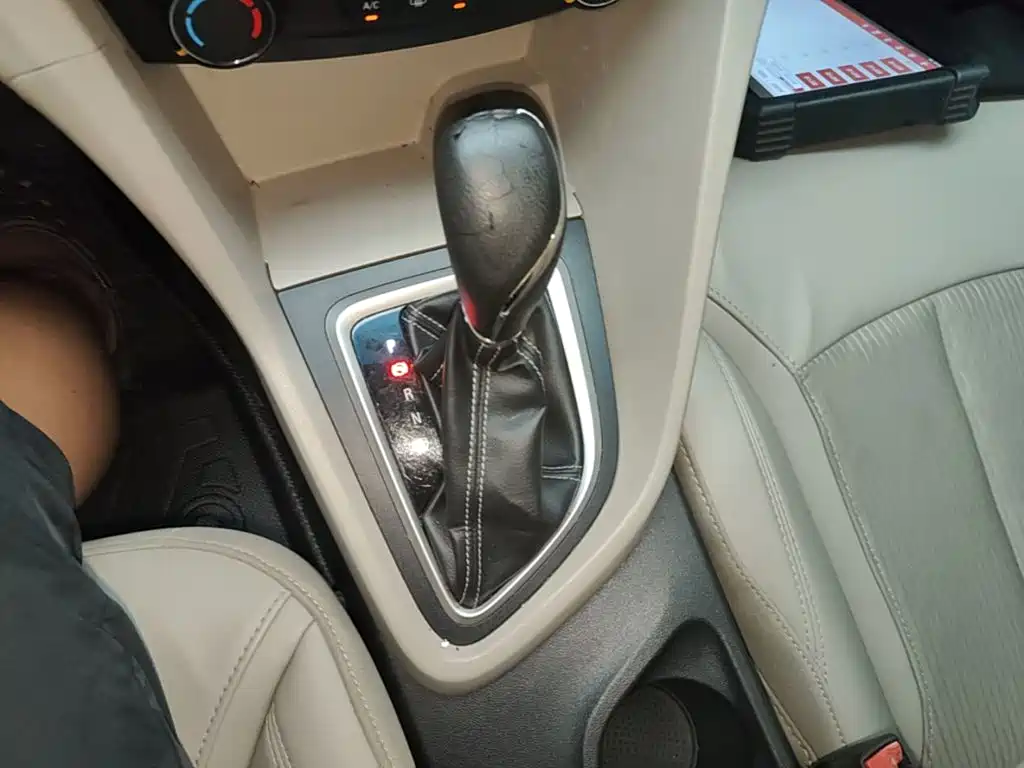 Buick Excelle 2017 — фото 14