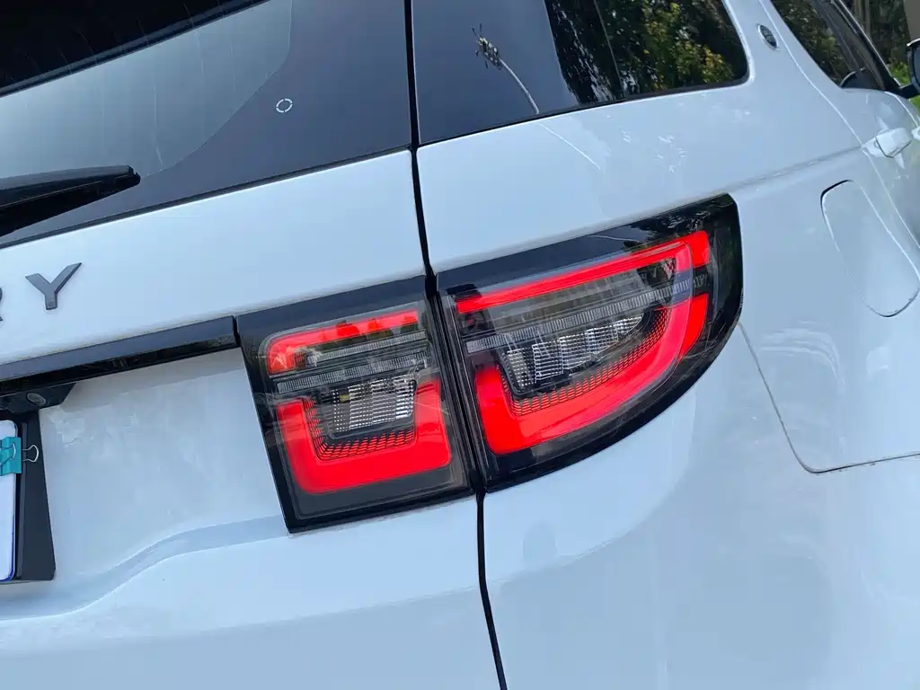 Land Rover Discovery Sport 2021 — фото 11