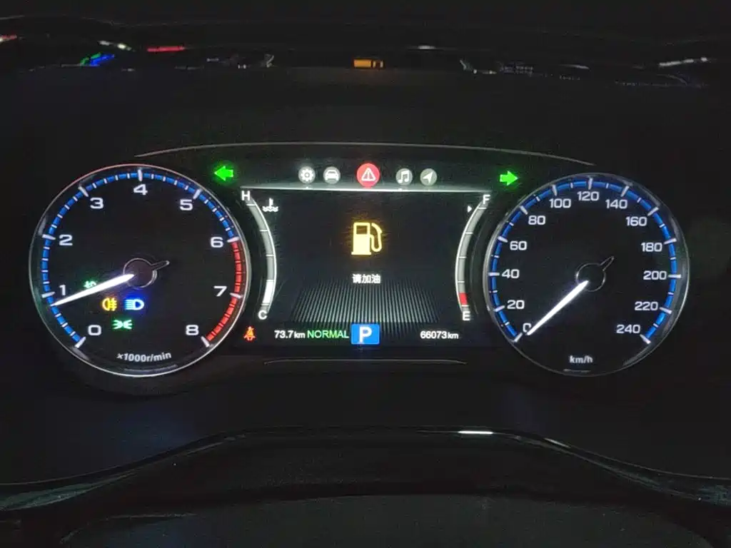 GAC Trumpchi M8 2018 — фото 12