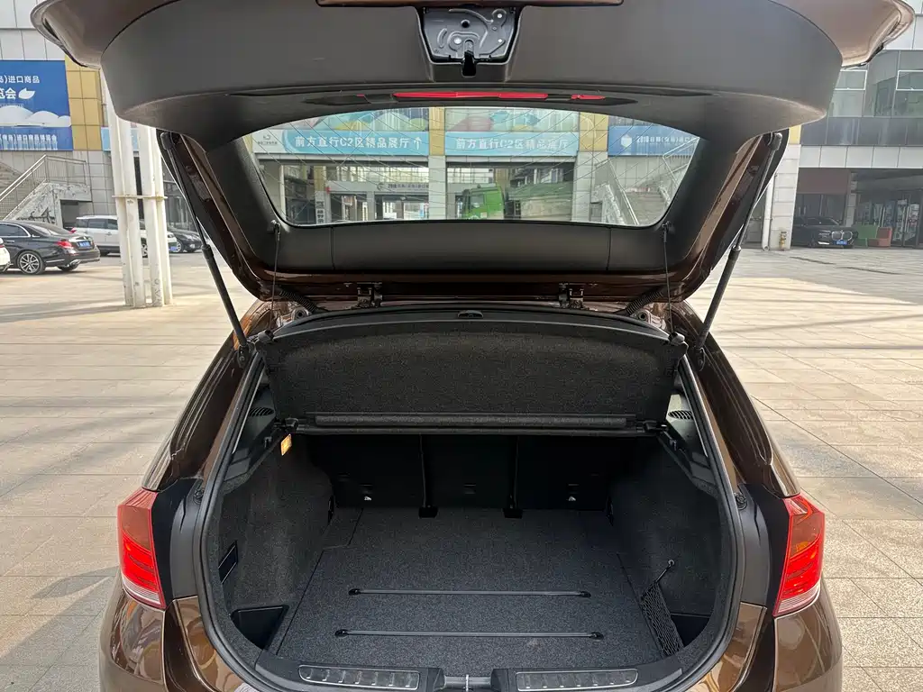 BMW X1 2015 — фото 12