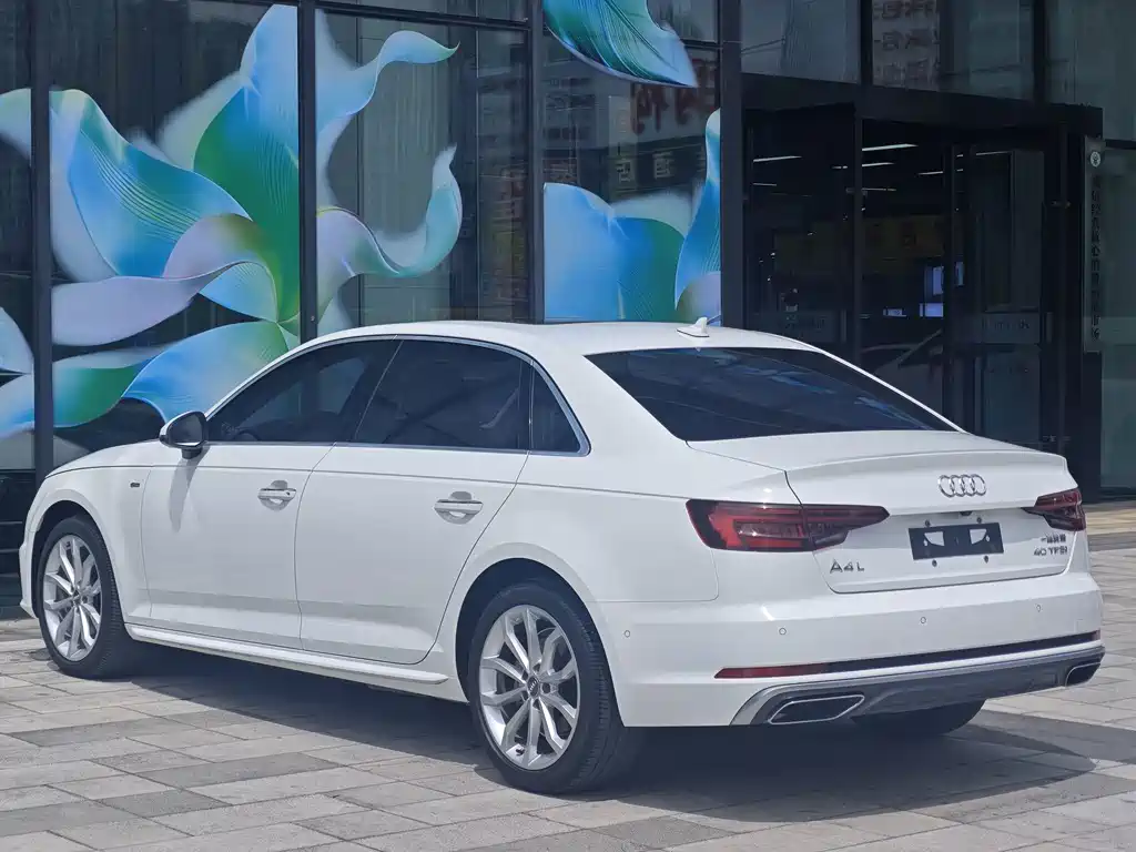 Audi A4L 2019