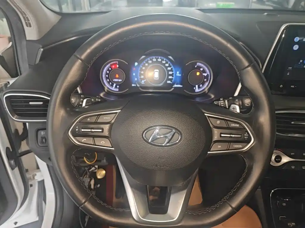 Hyundai Santa Fe 2020 — фото 11