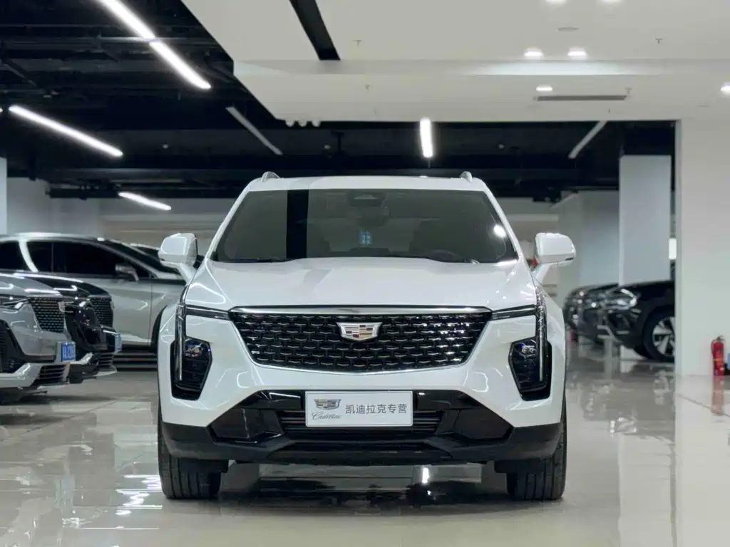 Cadillac XT4 2024 — фото 1