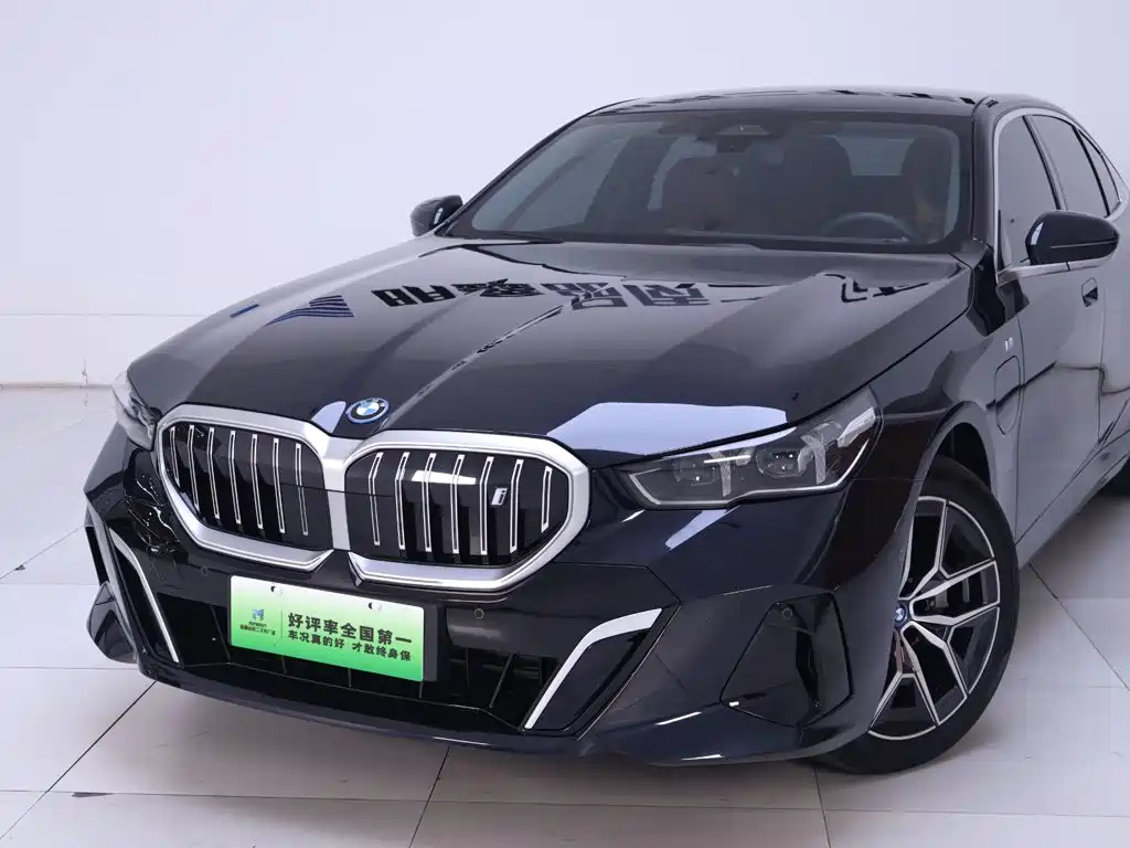 BMW i5 2025 — фото 3
